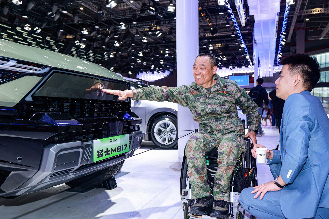 λʿDongfeng Mengshi M817ͣҾͨ˻