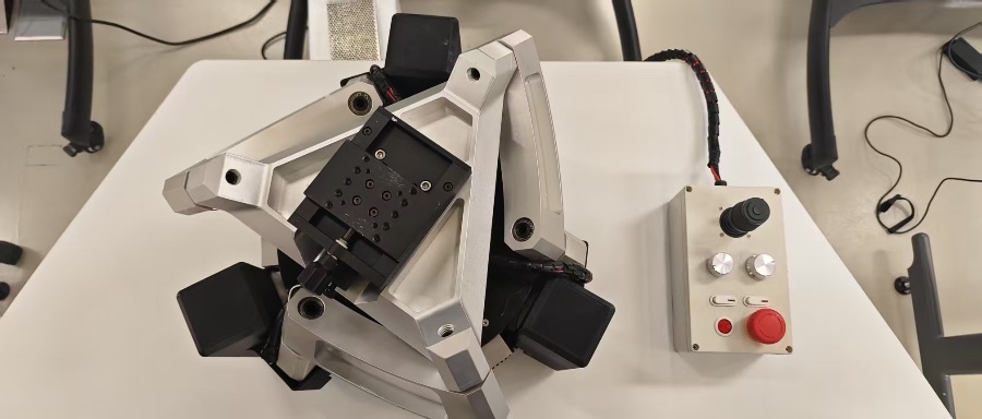 三轴全向踝关节康复机械人，拍摄：实习生莫林衛