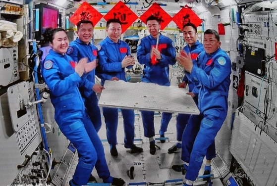 神经19载航空公司推迟了其回报：Dongfeng着陆点的