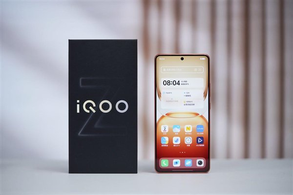 全血铁三角形小于1,700元！ IQOO Z10 Turbo Pro照片欣