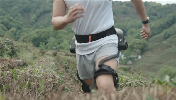 国内智能外骨骼“踩踏山”将于明天发布：登山