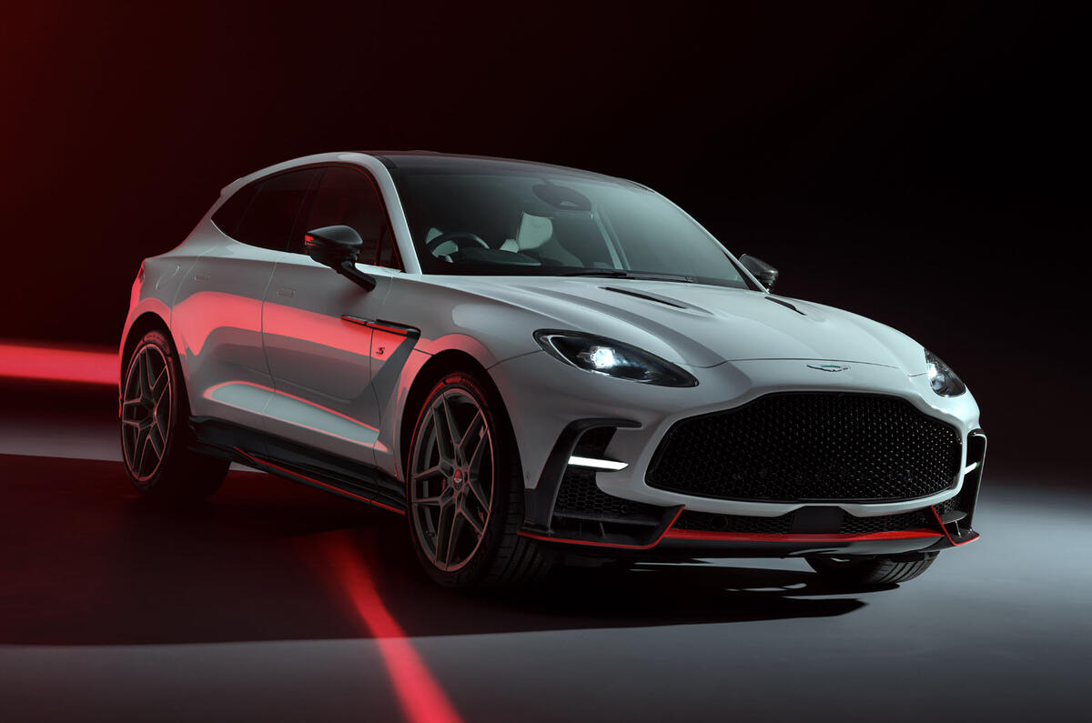 阿斯顿·马丁（Aston Martin）发布了新的DBX S：717马