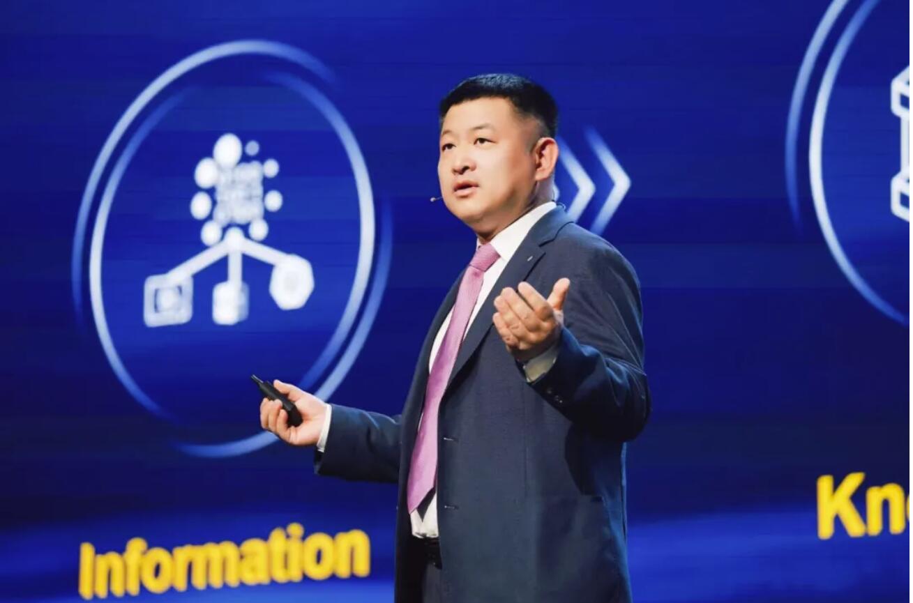 华为公司副总裁、华为数据存储产品线总裁周跃峰博士