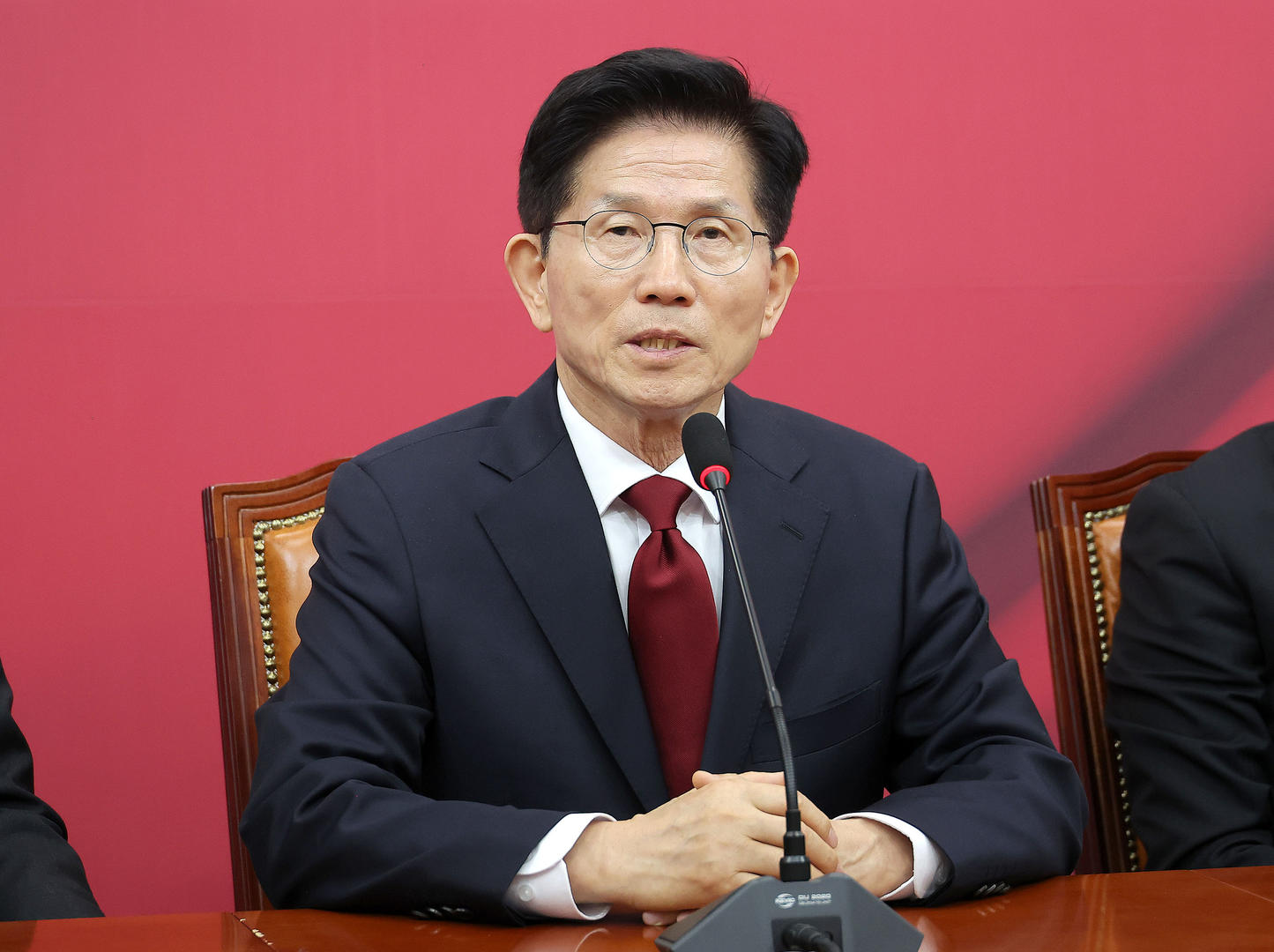 倒计时一个月,韩总统大选斗争升级 候选人“各有各的难处”