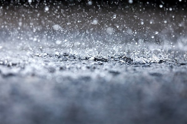 改变了5月假期期间天气的高峰，并警告了三个严