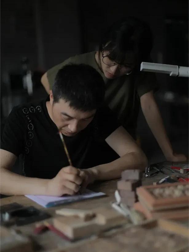 非遗大师夸李子柒:学艺快、能吃苦,动手能力太强!|非遗_新浪财经_新浪网