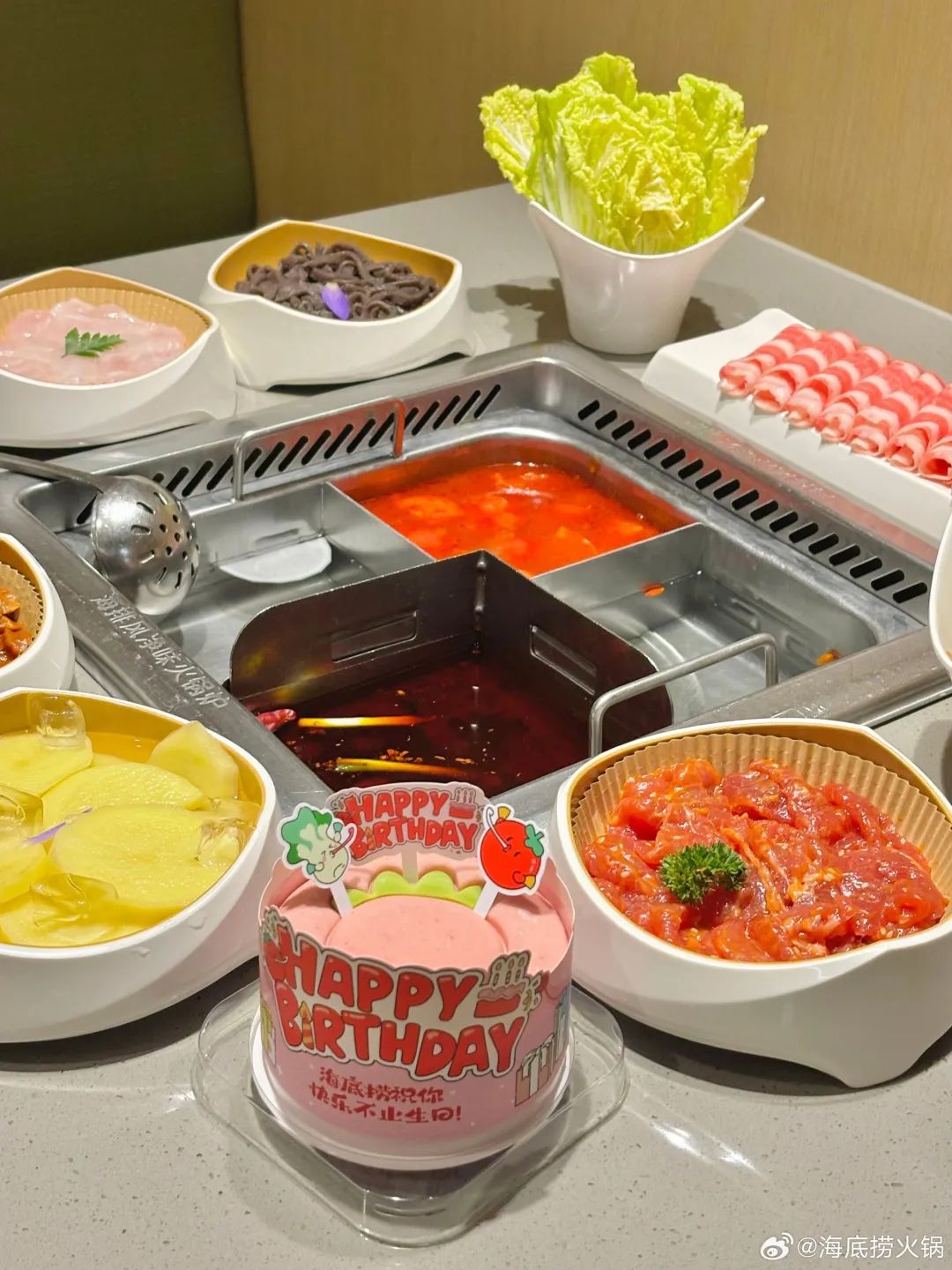 主打性价比！海底捞“勇闯”面包店