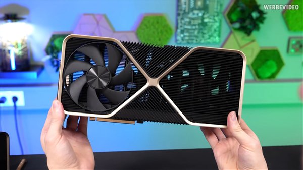 Titan Ada的第一个尚未发布的测试：全血AD102 Core，