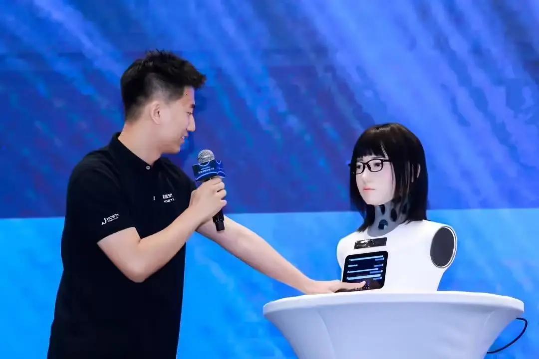 Songyan Power用新的女性形象释放了新一代的仿生机