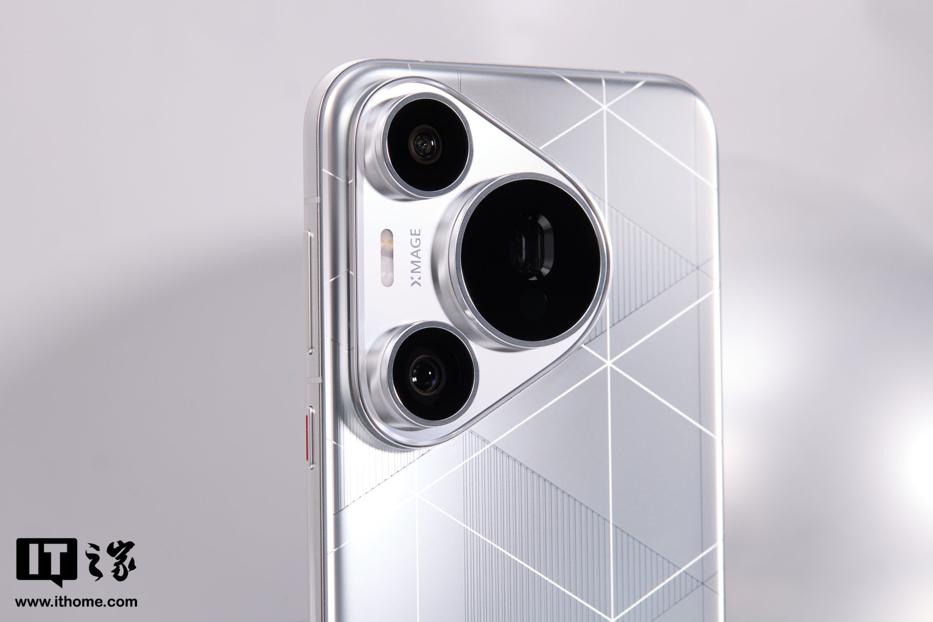 ▲ 图源IT之家开箱：华为 Pura 70 Pro+「光织银」