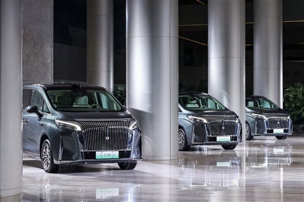 全面超越丰田埃尔法！长城豪华MPV魏牌高山上市：30.98万起