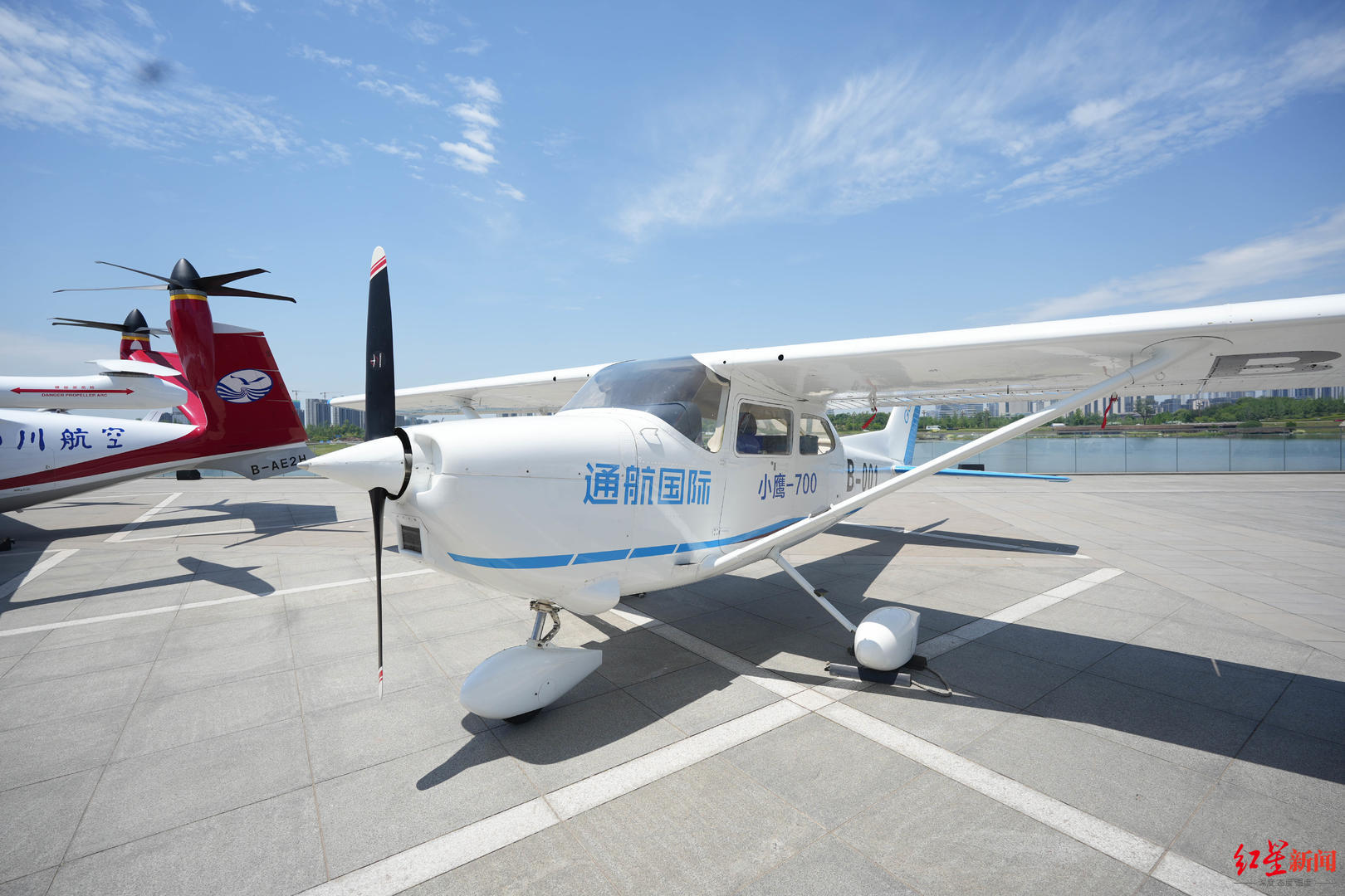 ▲小鹰-700飞机