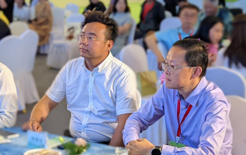 ▲图左为四川珈和科技有限公司负责人周星，图右为蒲江县农业农村局局长吴疆