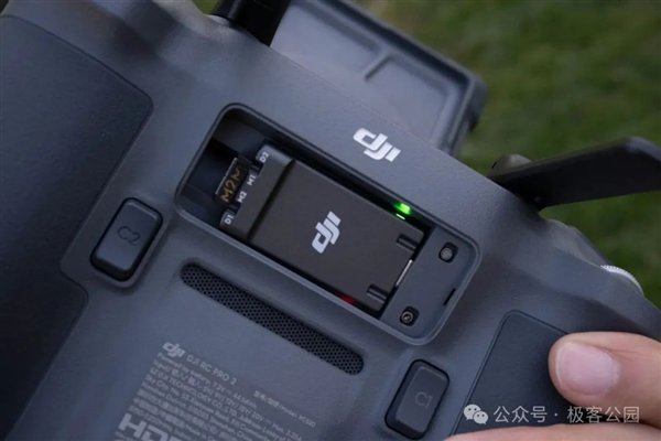 DJI 增强图传模块 3 | 图片来源：极客公园