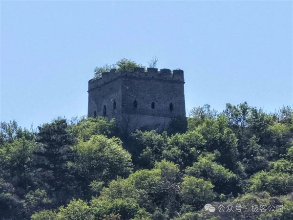 DJI Mavic 4 Pro 主摄/长焦/极限长焦画质对比 | 图片来源：极客公园