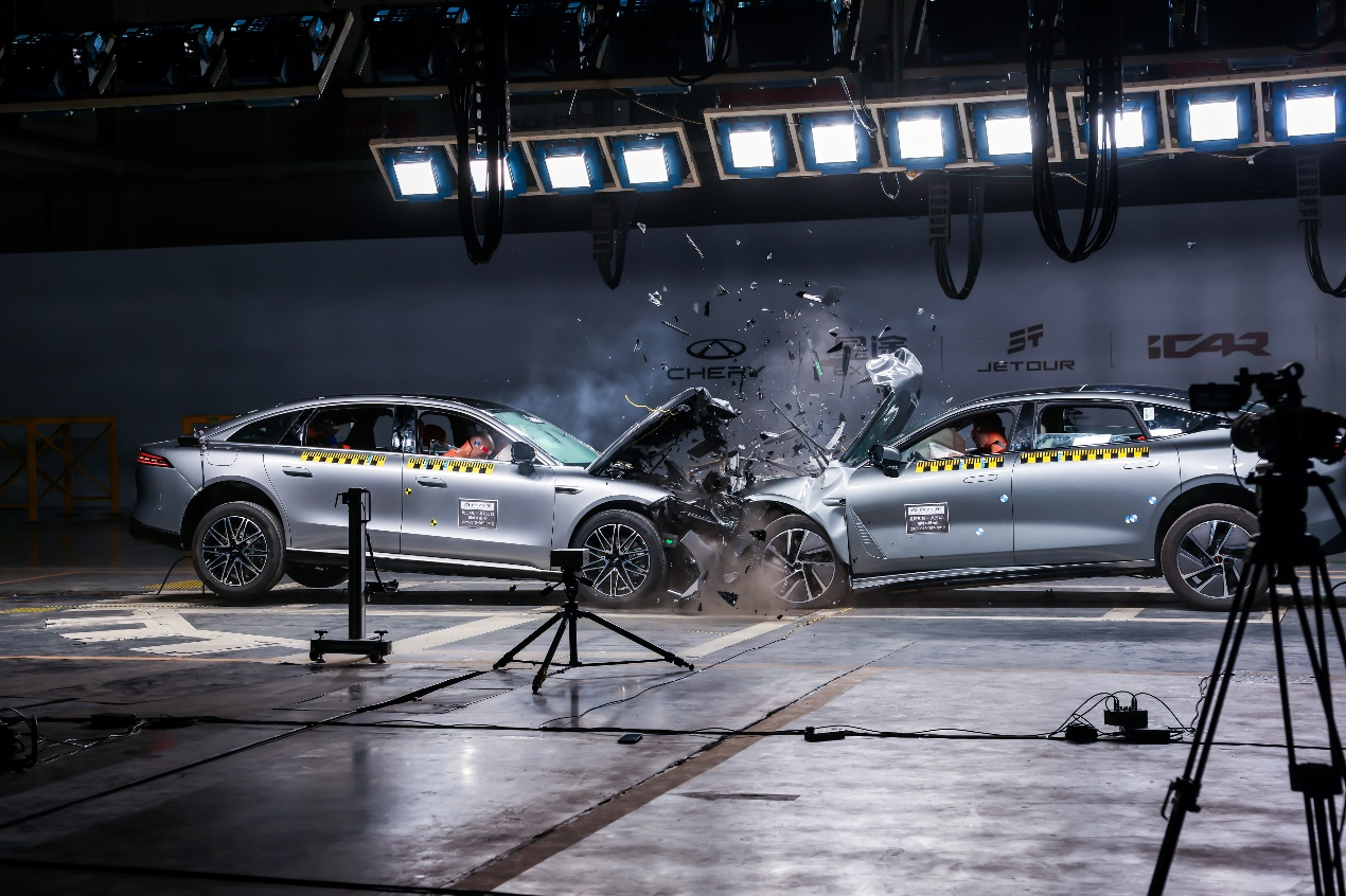 现场碰撞测试。图片来源：奇瑞汽车
