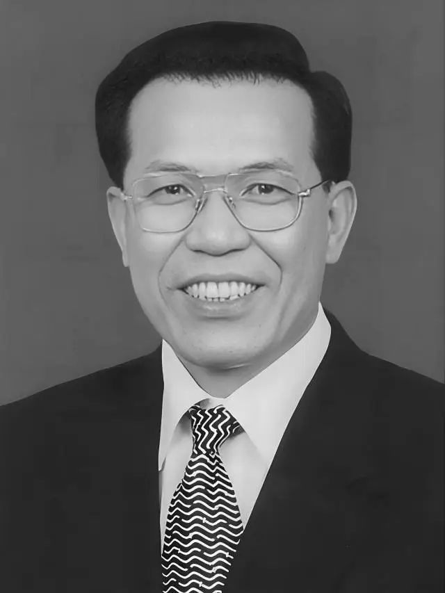 卢瑞华同志遗像。图源:南方日报