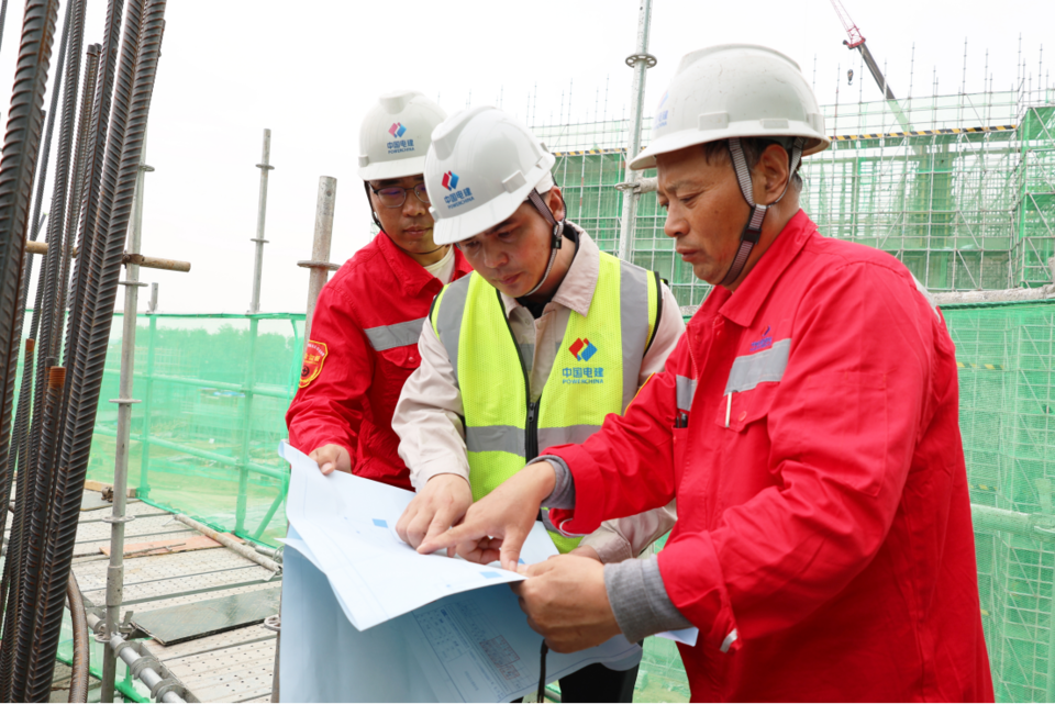 用奋斗书写青春之歌 ——“青年五四奖章”获得者丁建|福建省_新浪财经_新浪网