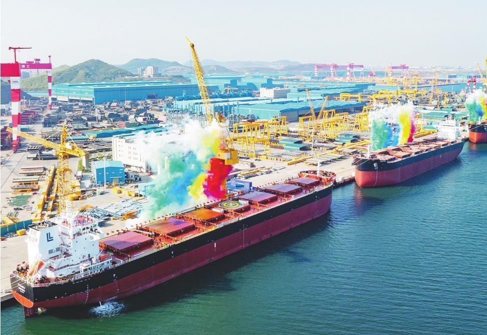 恒力重工首次同时为3艘船命名