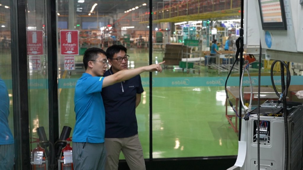 《直说中国》探访中企在泰国建设的5G智能工厂