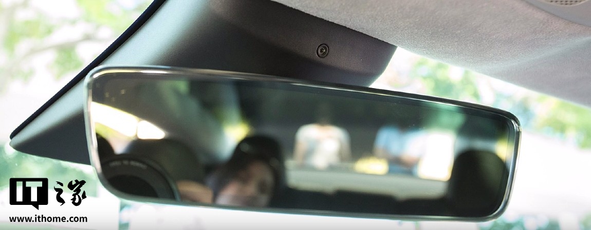 Tesla FSD v13.2.9启动了，驾驶员的跟踪系统更加“宽