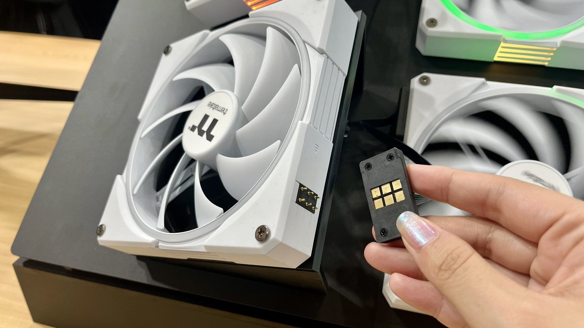 ▲ TS 120/140 EX RGB