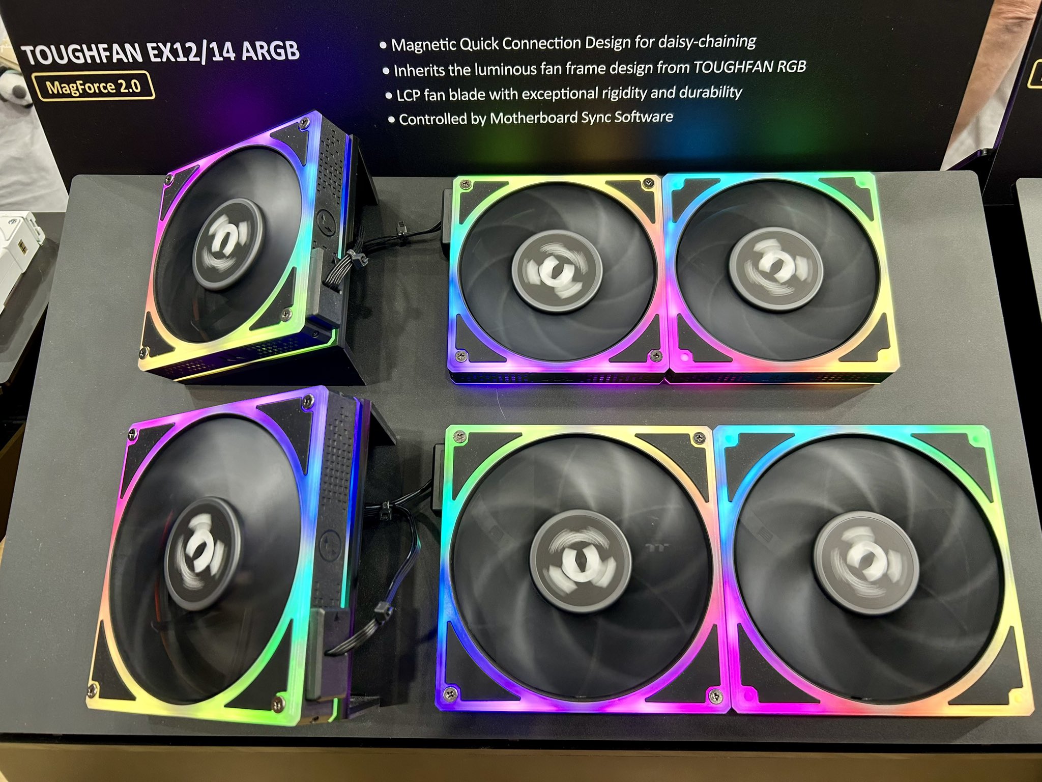 ▲ TOUGHFAN EX12/14 ARGB