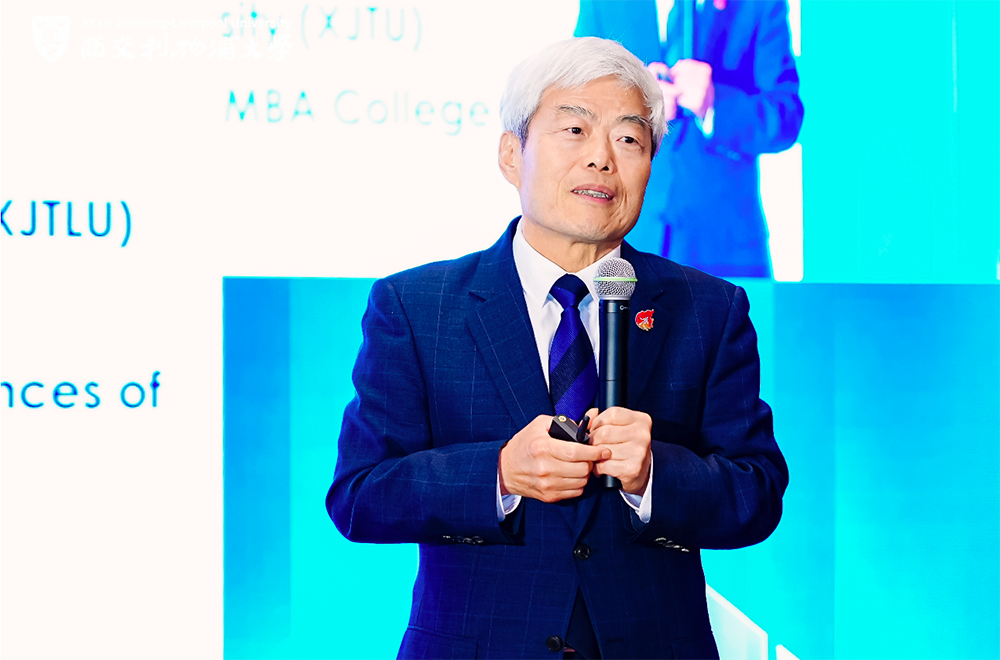 西交利物浦大学执行校长、英国利物浦大学副校长席酉民。本文图片均为受访者供图