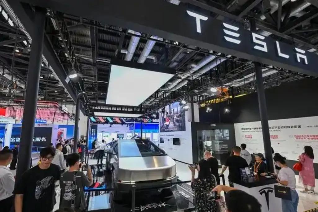 特斯拉展台。新华社发