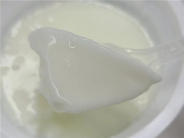  把凝固型酸奶搅一搅就变成搅拌型酸奶了丨自己拍的