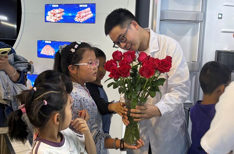昌黄色融资研讨会的课堂动物继续在中小学上进