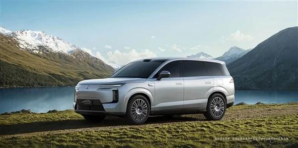 Xiangwenjie M8在新的Tengshi N8L Real Car：标准4轮发动机