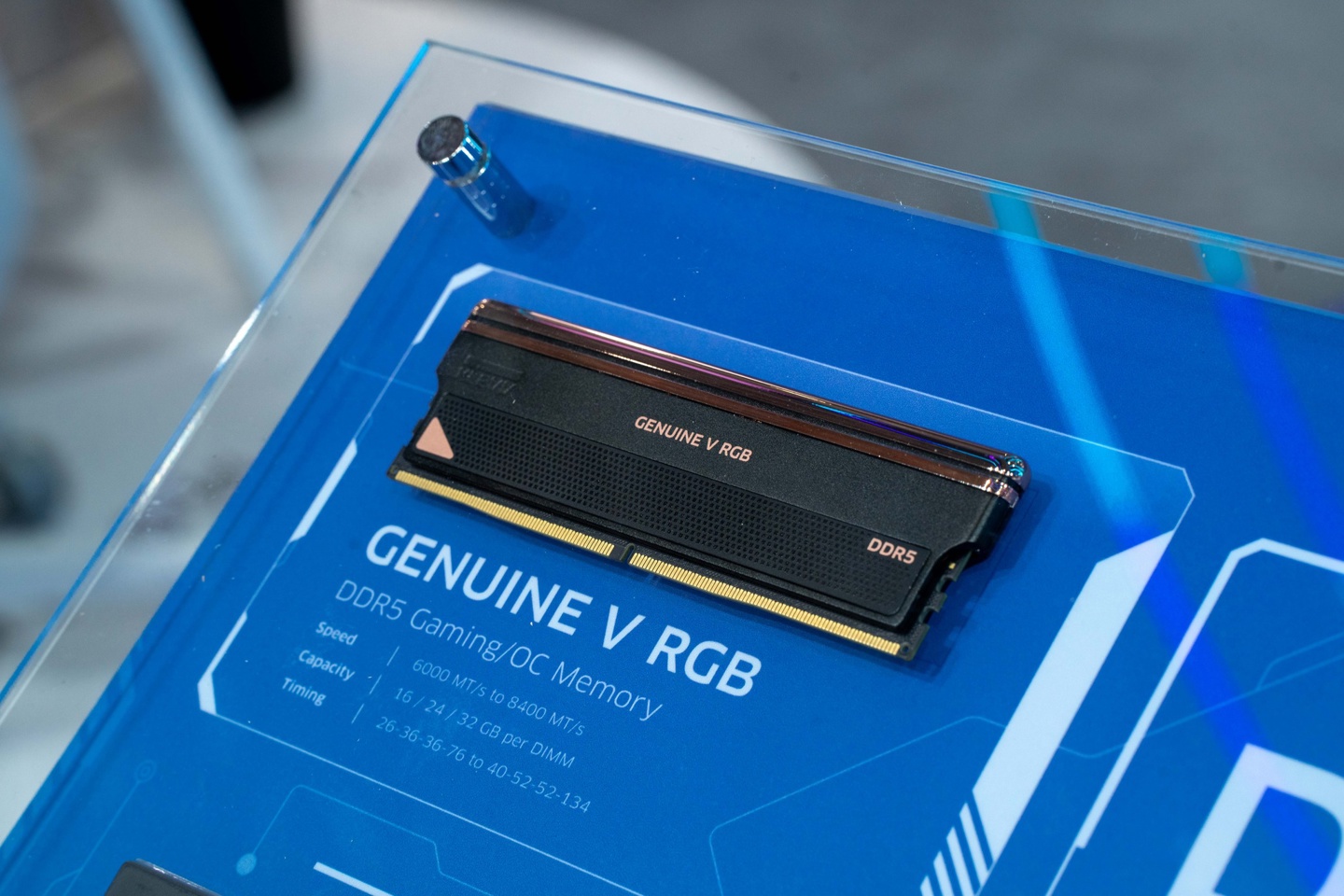 ▲ GENUINE V RGB DDR5 黑铜色
