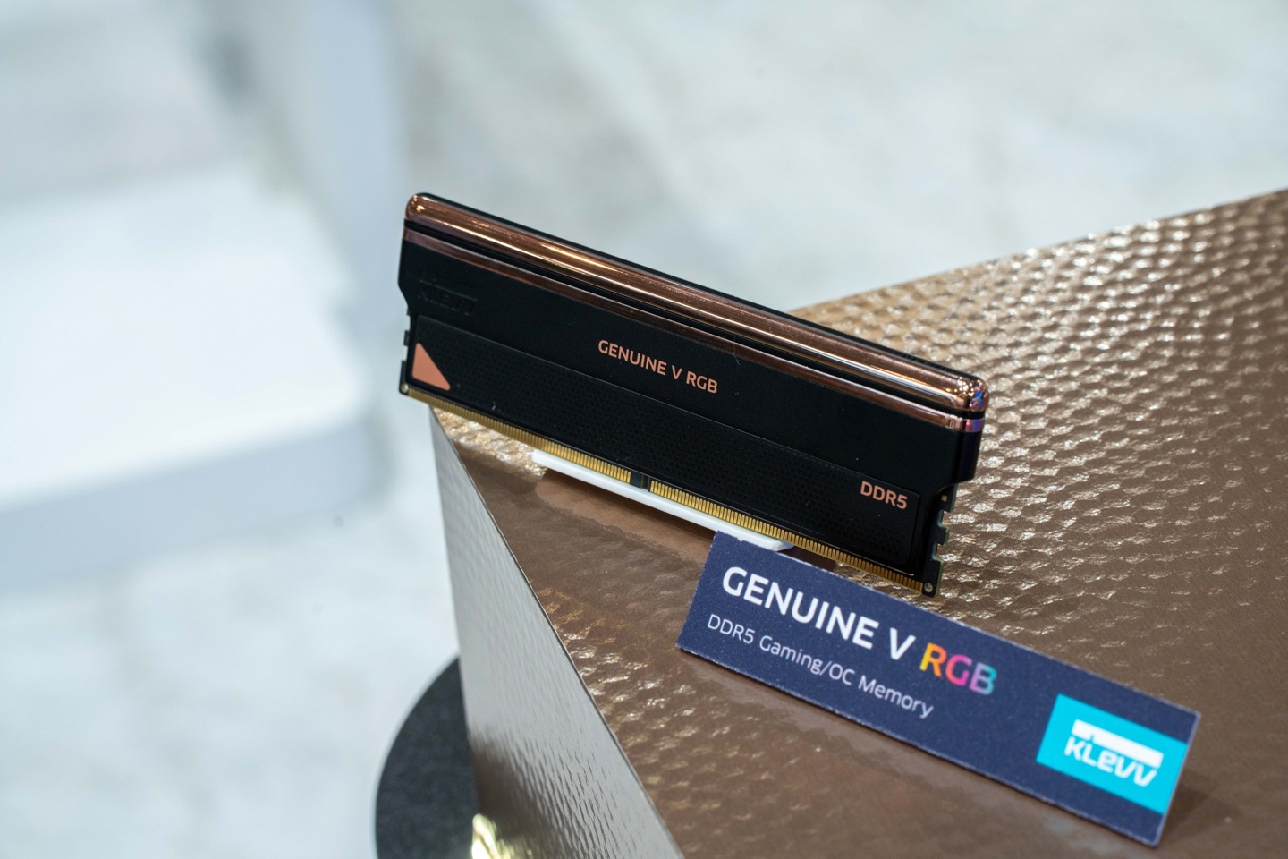 ▲ GENUINE V RGB DDR5 黑铜色