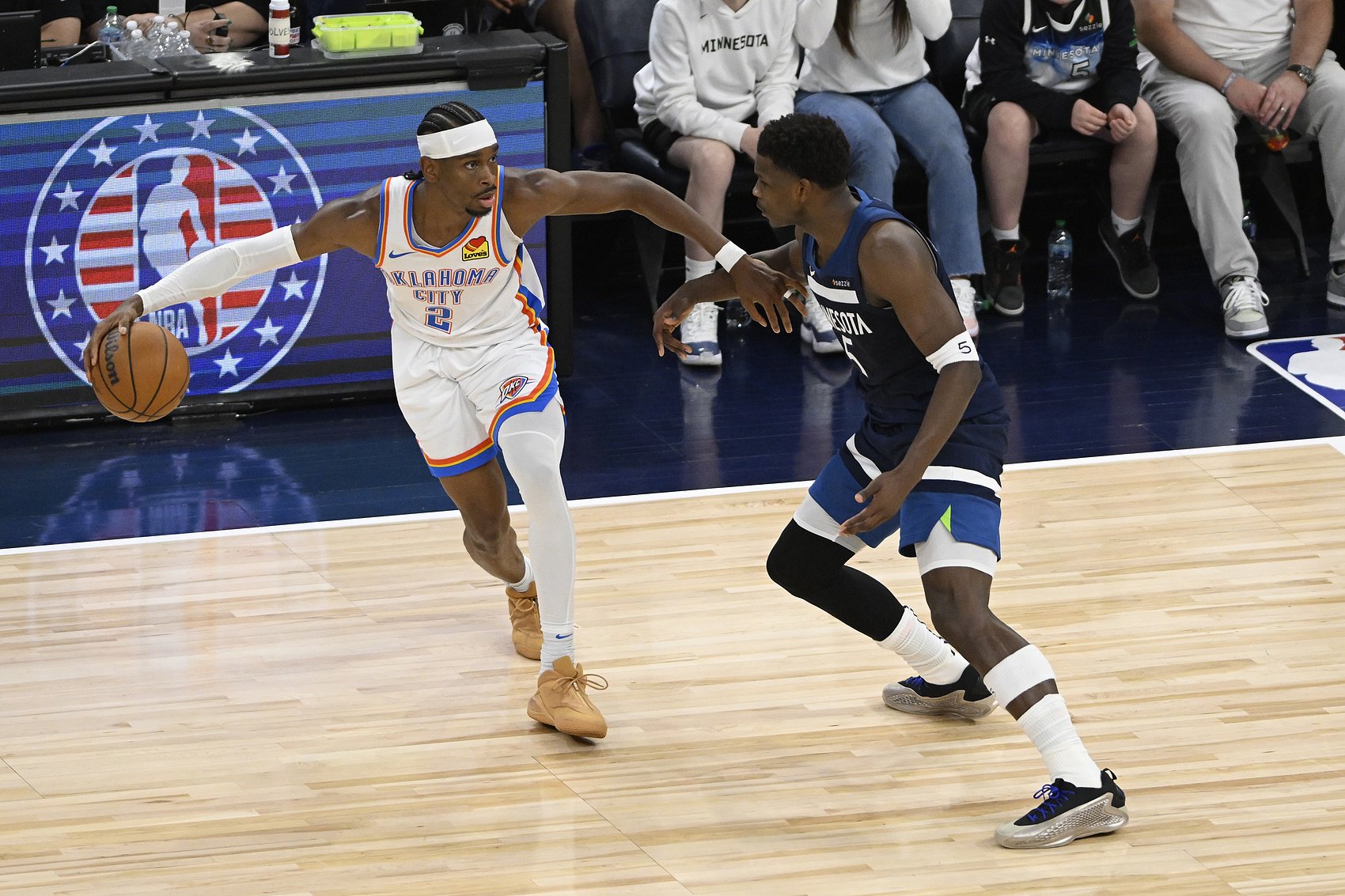 美记：NBA必须禁止通过假摔来欺骗裁判的行为 有处罚球员就会调整