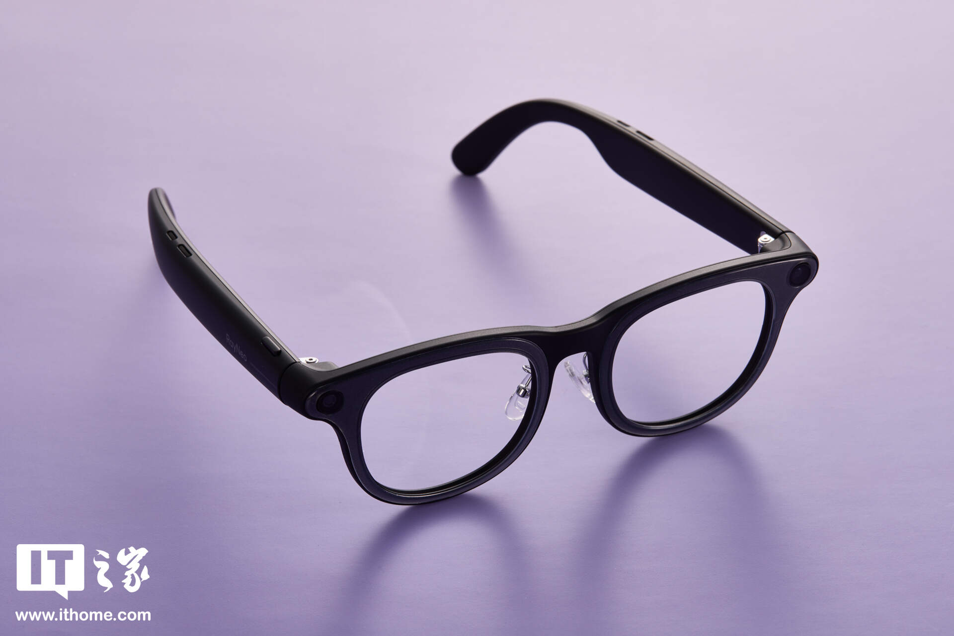 京东雷鸟【雷鸟超级新品】RayNeo V3 Slim AI 拍摄智能眼镜 蓝牙眼镜 镜架非平光镜 雾紫券后 1949 元领 50 元券