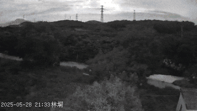 （瞬间黑夜被照亮得宛如白天）