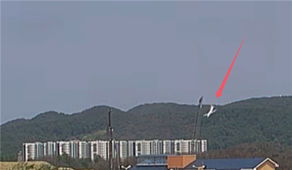 一架韩国巡逻飞机揭示了事故的场景，该飞机运