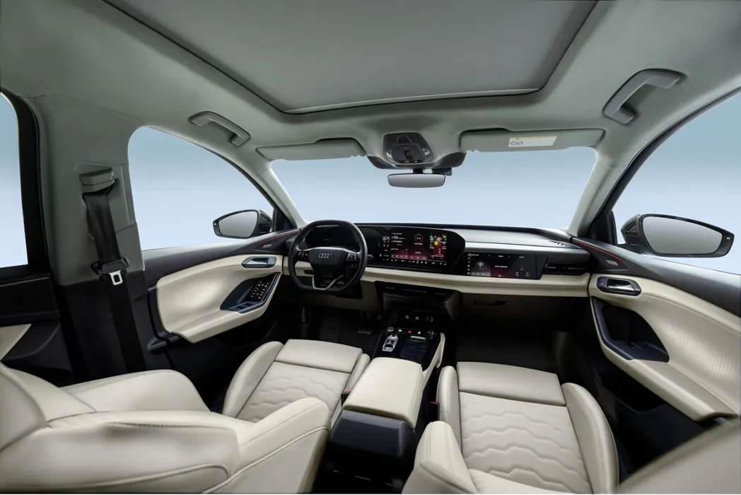 一汽奥迪Q6L e-tron搭载同级唯一全域 800V 架构平台、定制化华为乾崑智驾®技术以及智能座舱
