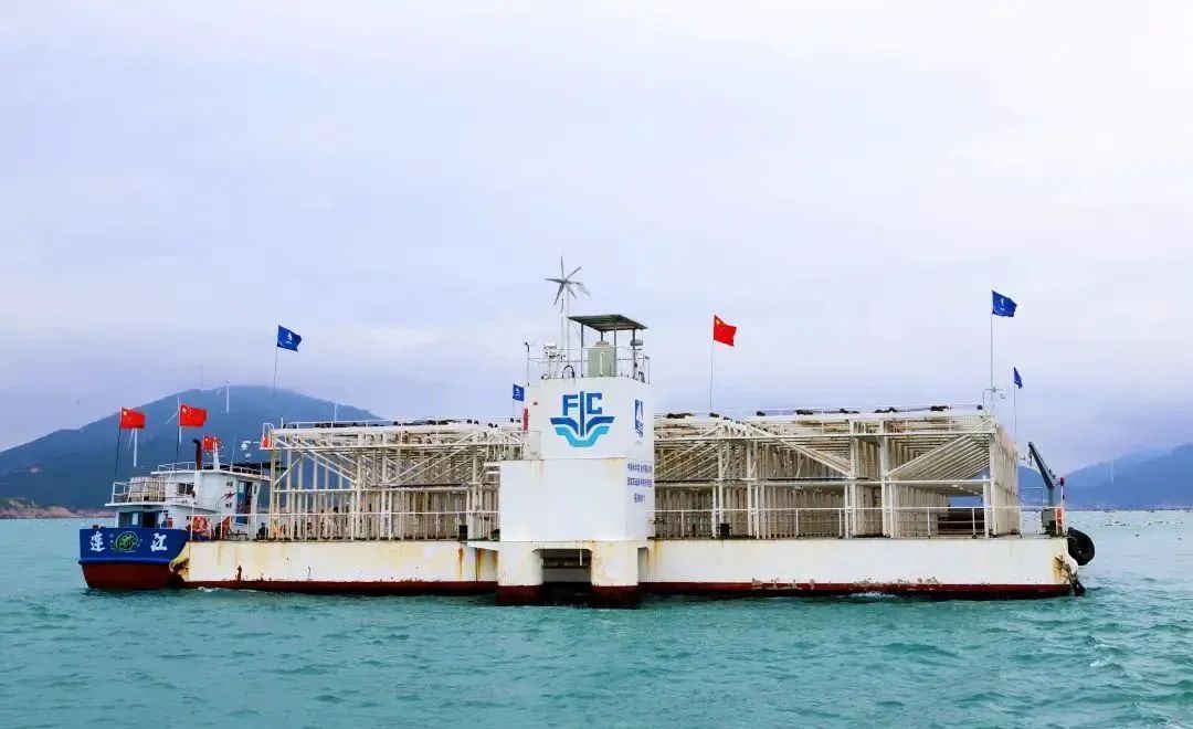 “福鲍1号”深远海养殖平台。图源：连江县委宣传部