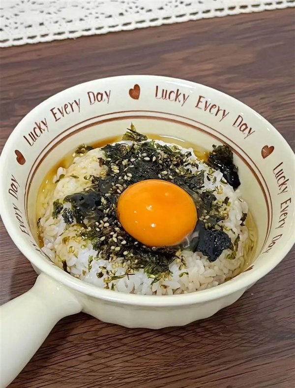 食用无菌蛋（图片来源于社交平台）