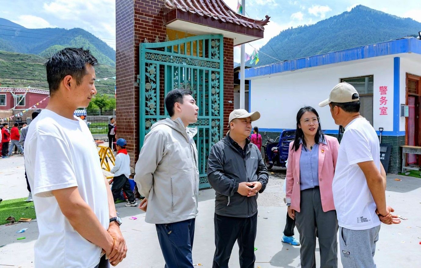 青海省循化县尕楞藏族乡中小学:渭师院"音乐志愿者服务队"千里来支教