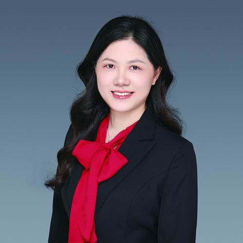 她努力以中国标准获得国际认可。