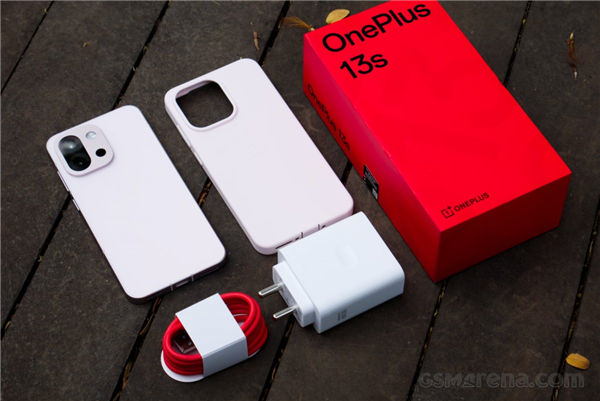 OnePlus 13s国外的惊喜:Snapdragon 8 Supreme Edition是4