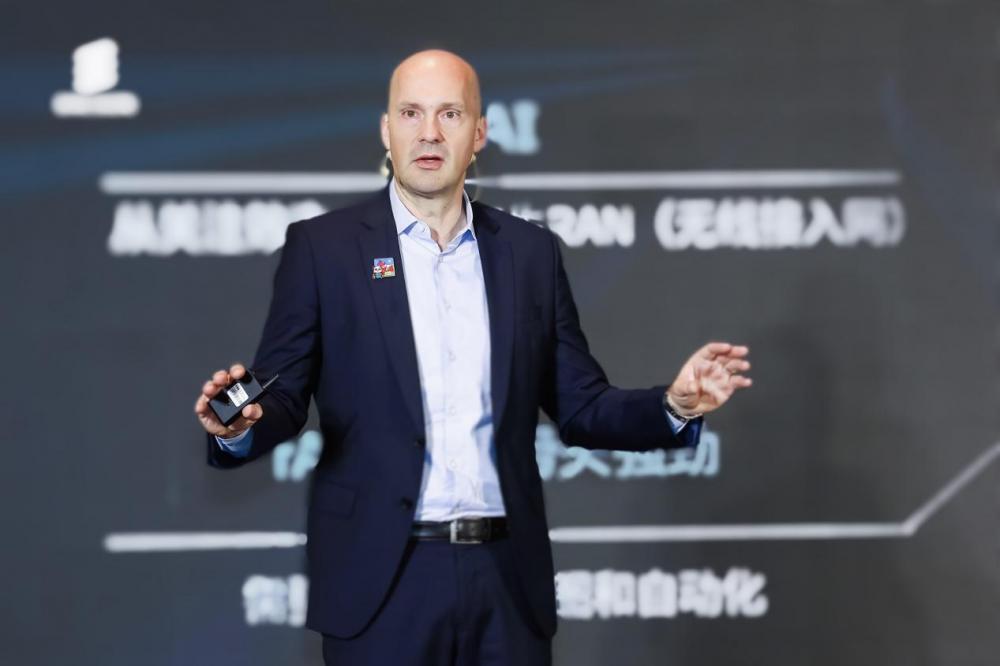 图：爱立信东北亚区副总裁Drazen Jarnjak。