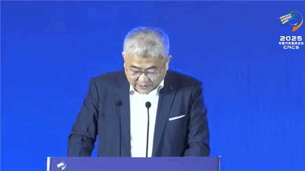 梅赛德斯 - 奔驰销售公司总裁杜安·江（Duan Jia