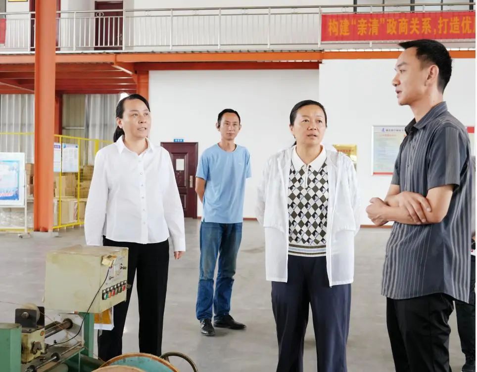 李惠芬走访调研企业生产经营情况