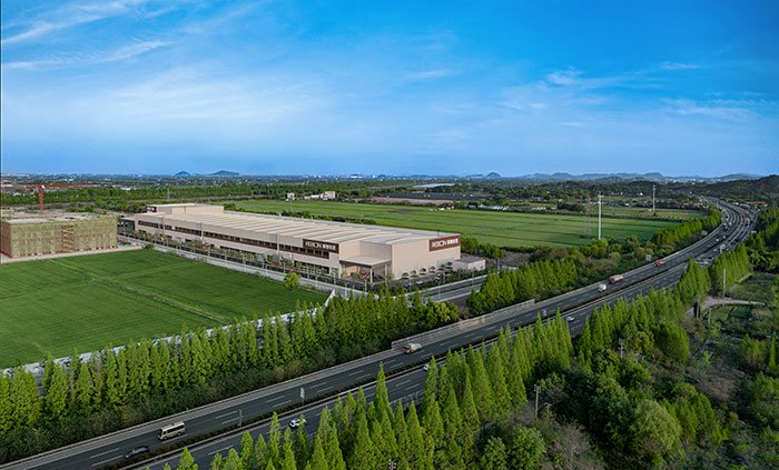 图 10 丽博家居4.0大型智慧工厂