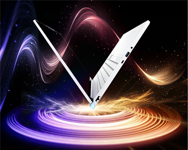 机械革命的新型Aurora X时尚玩具版在架子上可用！