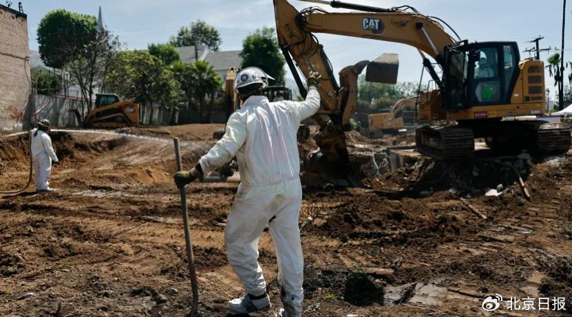 △5月22日，加州洛杉矶县阿尔塔迪纳地区山火废墟现场。